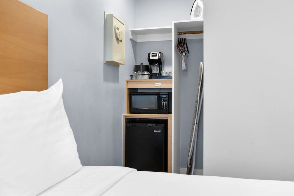 Deluxe Double Room, 2 Double Beds - Photo 2