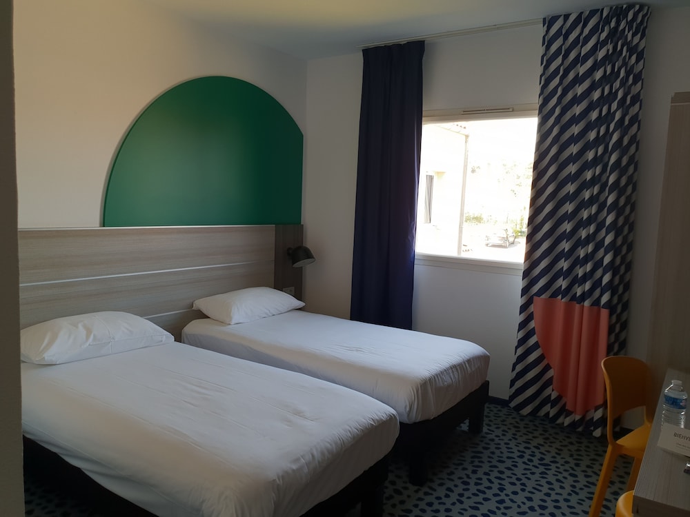 Standard Twin Room, 2 Twin Beds - Photo 3
