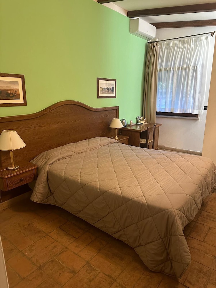 Classic Double or Twin Room, Patio