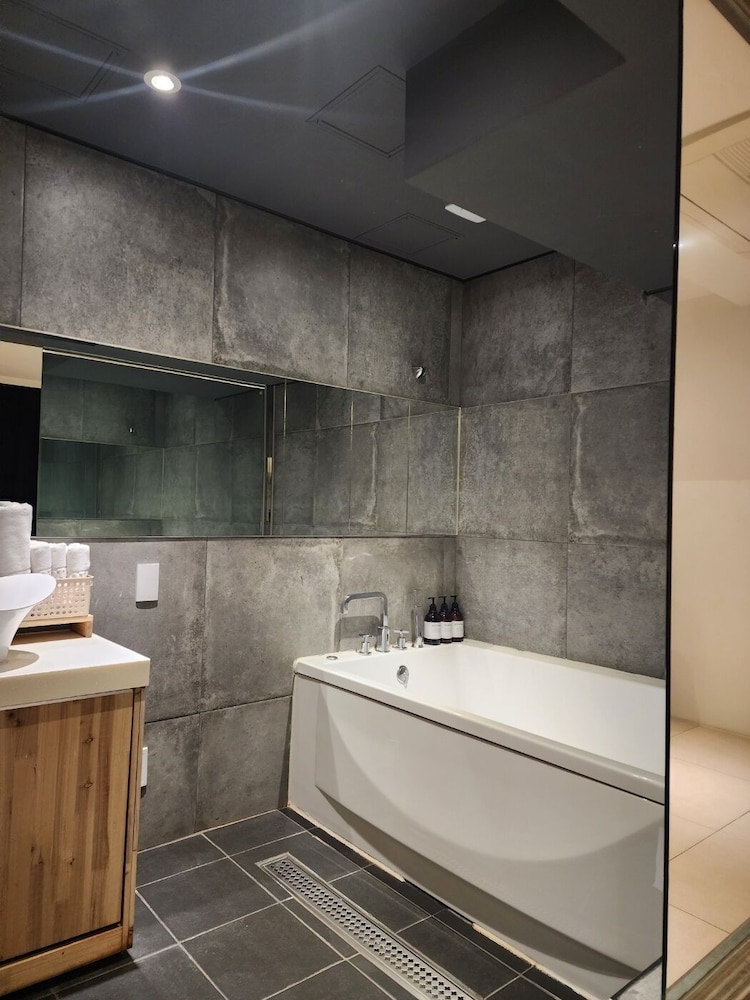 Premium Room - Photo 3