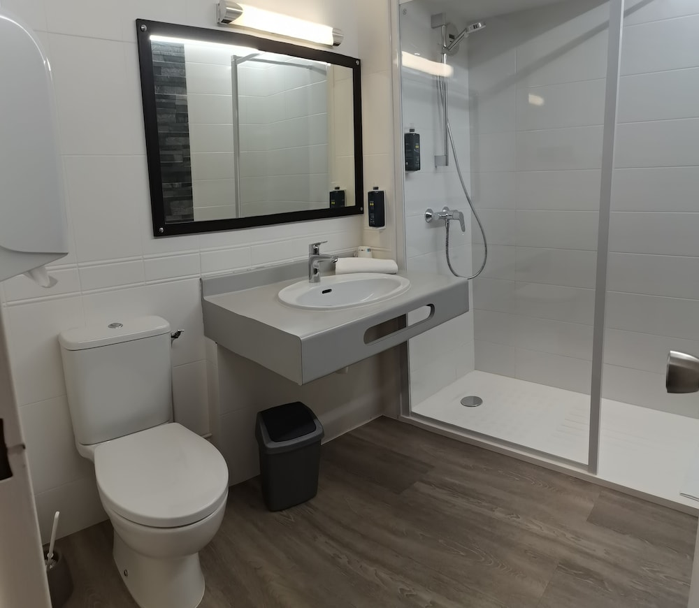 Standard Twin Room, 2 Twin Beds, Sea View - Photo 4
