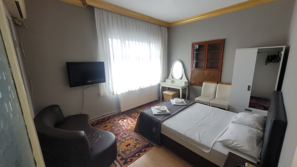 Three Bedroom Apartment - Annex Building photo 1