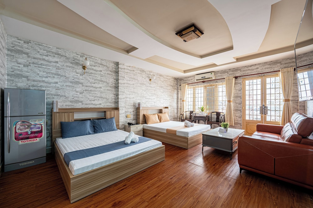 Family Triple Room, City View