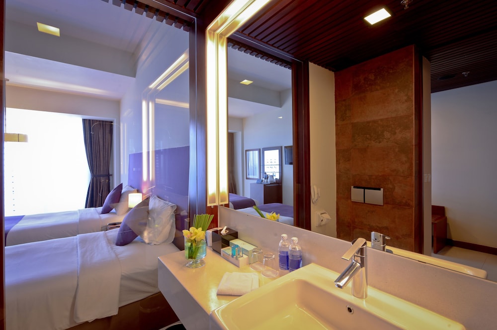 Executive Room, 2 Twin Beds, Ocean View - Photo 2