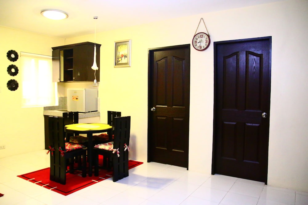 Family Room photo 3