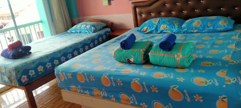 Family Triple Room, Multiple Beds, City View photo 1