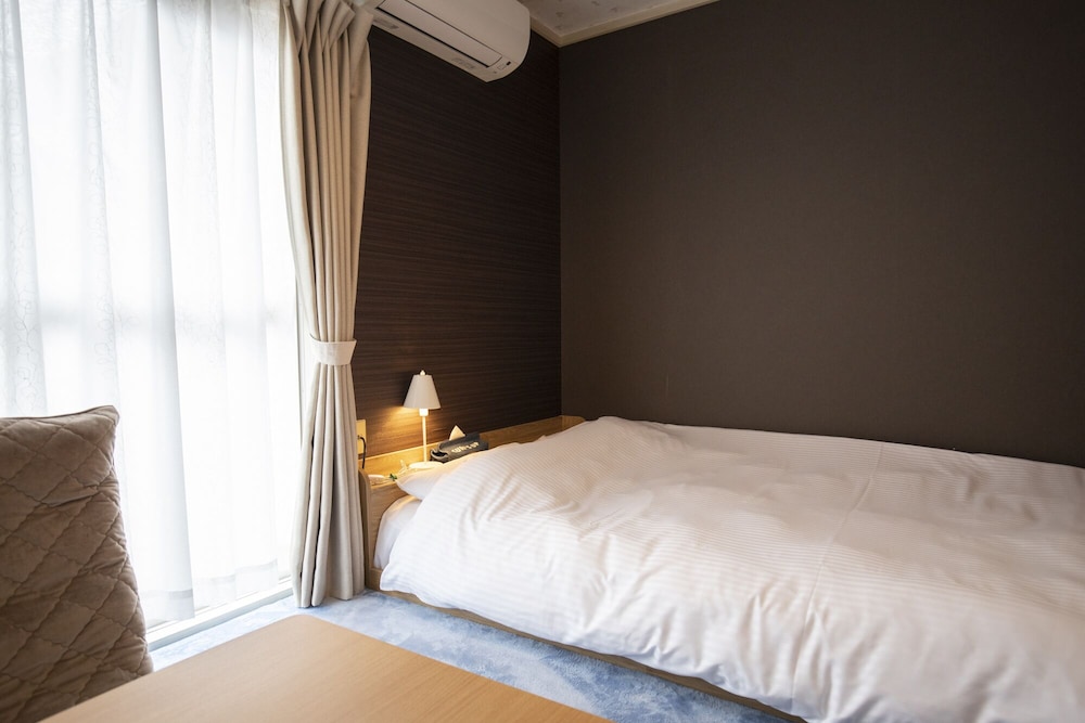 Double Room with Sofa Bed, Non Smoking (105)
