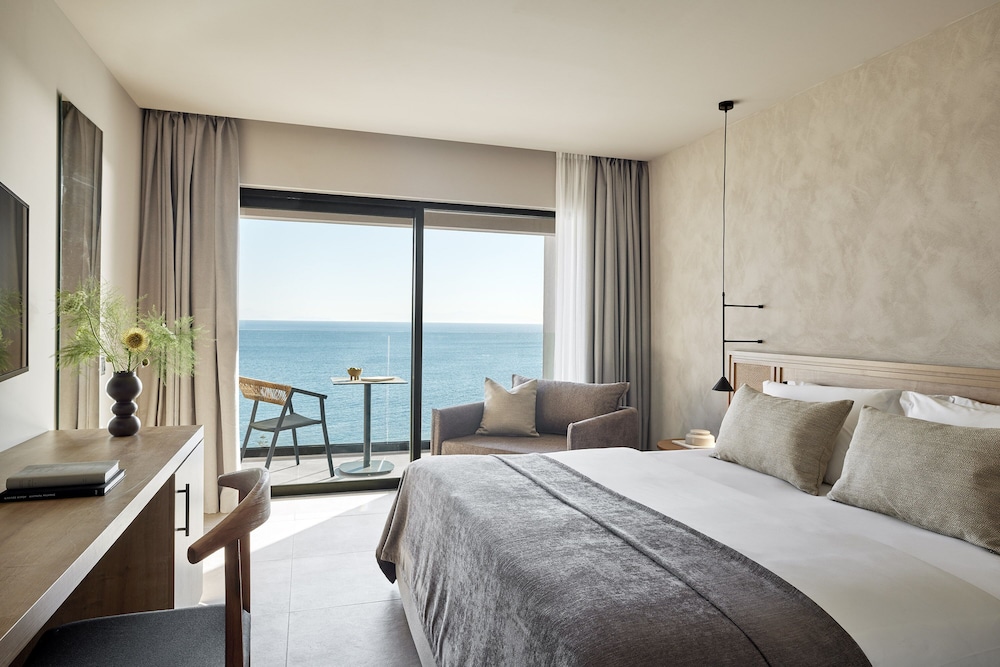 Deluxe Room with Sea View