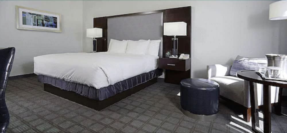 2-Room Jacuzzi Suite