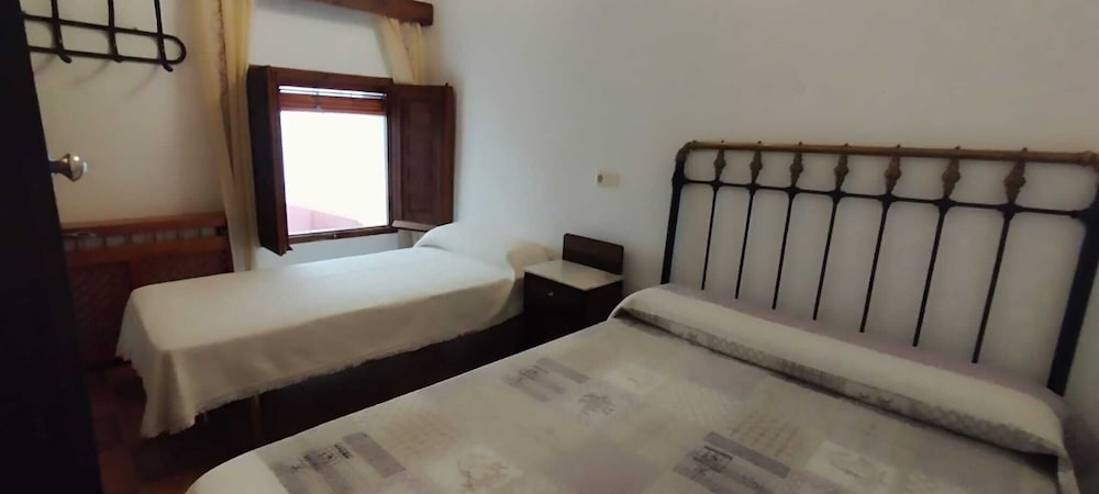 Standard House, 1 Large Twin Bed, Garden View