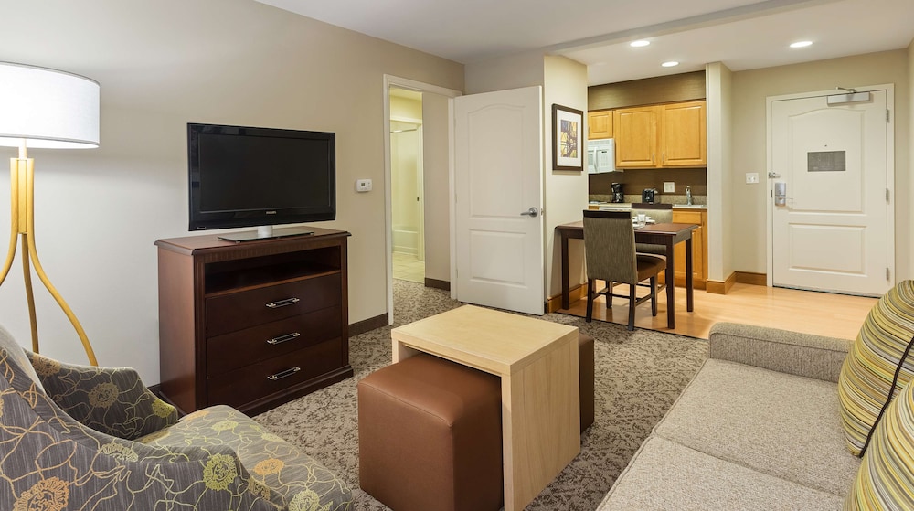 Suite, 1 King Bed, Non Smoking - Photo 6