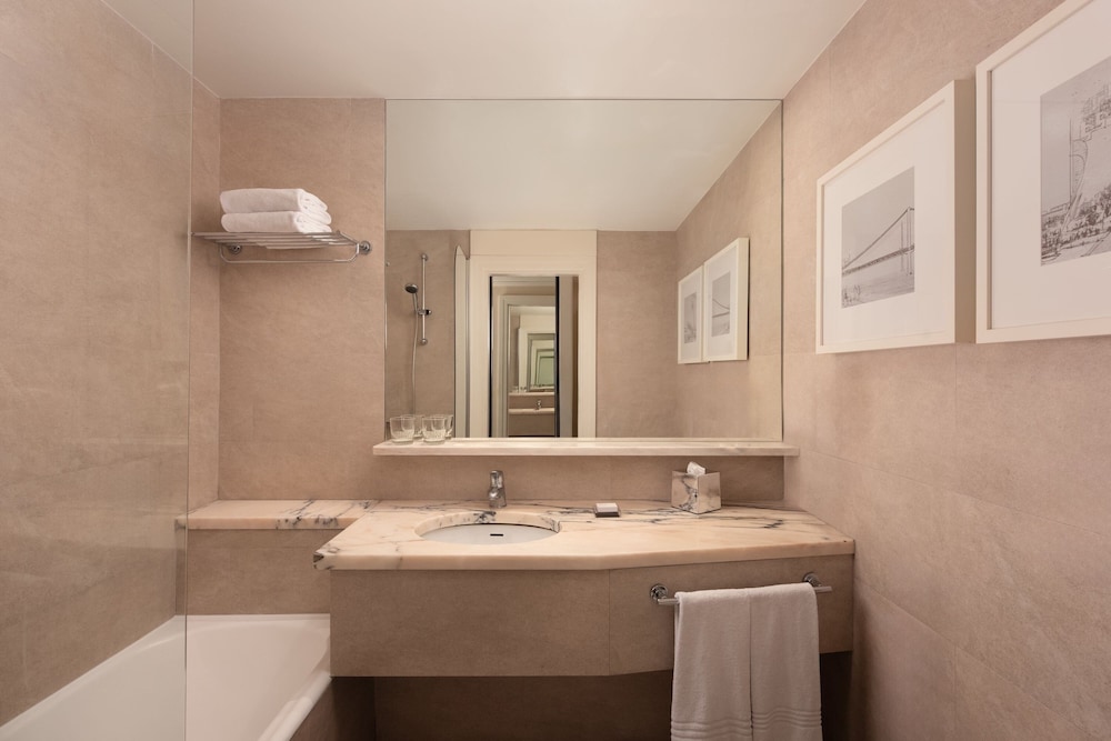 Comfort Room, 2 Twin Beds (Pool View) - Photo 6