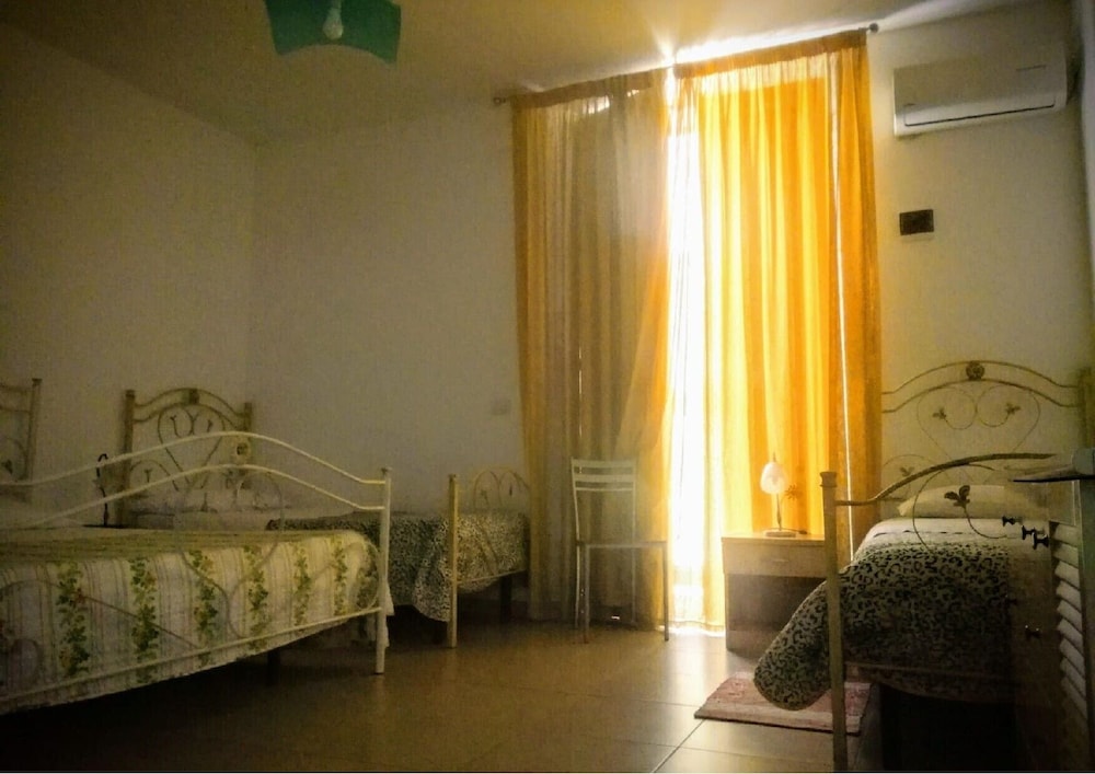 Family Room, Multiple Beds photo 3