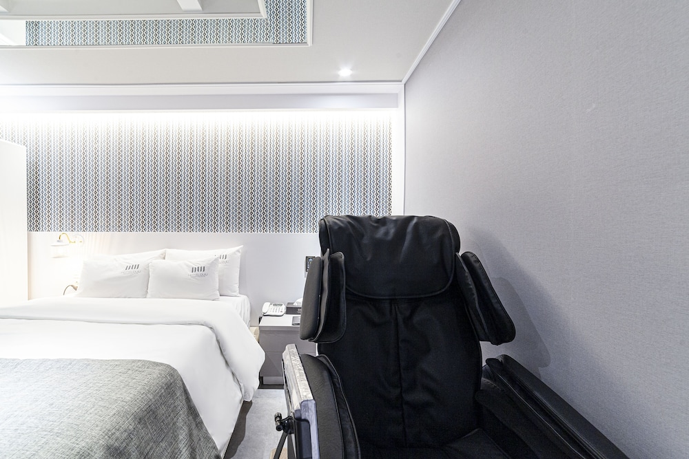 Premium Room - Photo 5