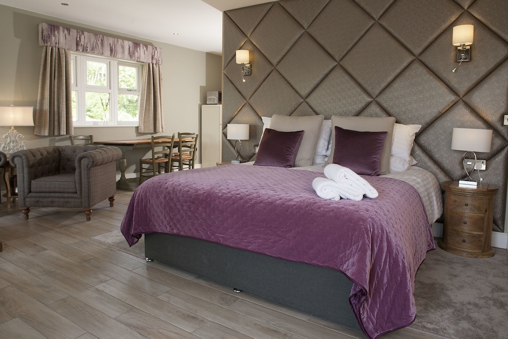 Luxury Studio Suite, 1 King Bed, Valley View photo 2