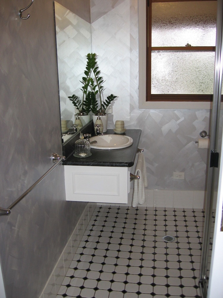Jasmine Suite photo 2