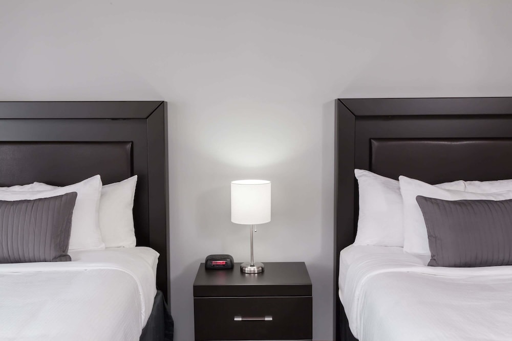 Room, 2 Double Beds, Accessible, Non Smoking photo 3