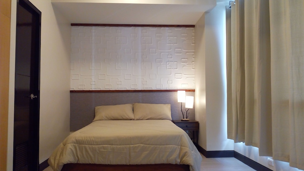 1 Bedroom Condo photo 1