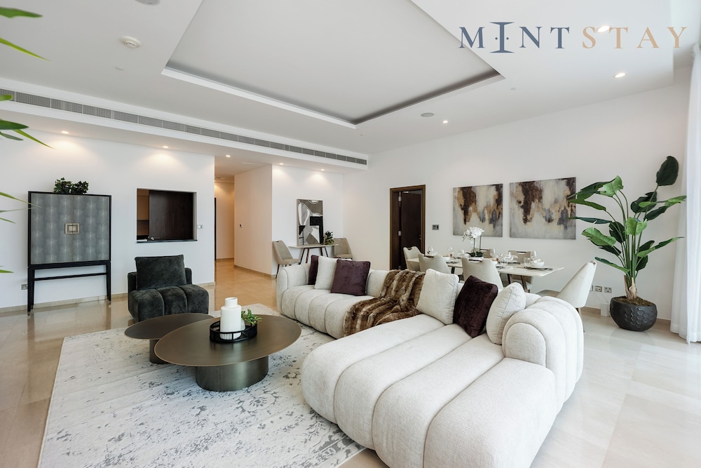 Luxury Apartment, 3 Bedrooms, Sea View photo 1