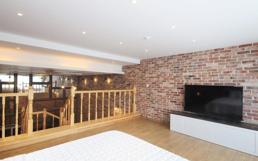 Room (Duplex Twin) - Photo 10