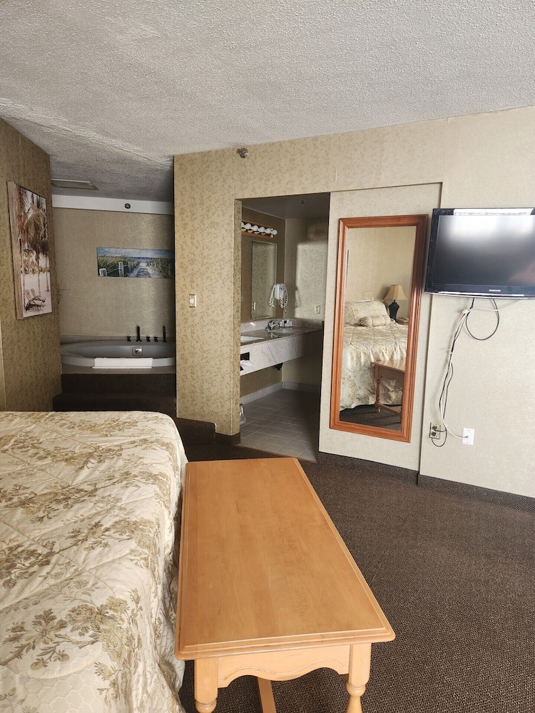 Suite, 1 King Bed, Non Smoking (Bridal) - Photo 3