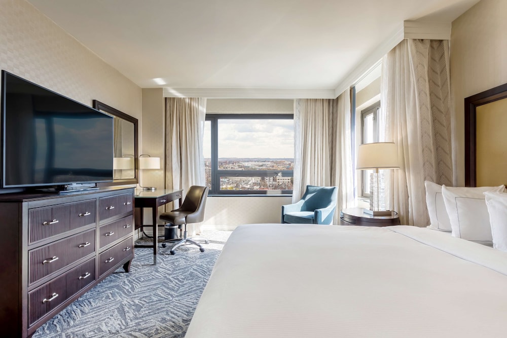 Room, 1 King Bed, City View photo 3