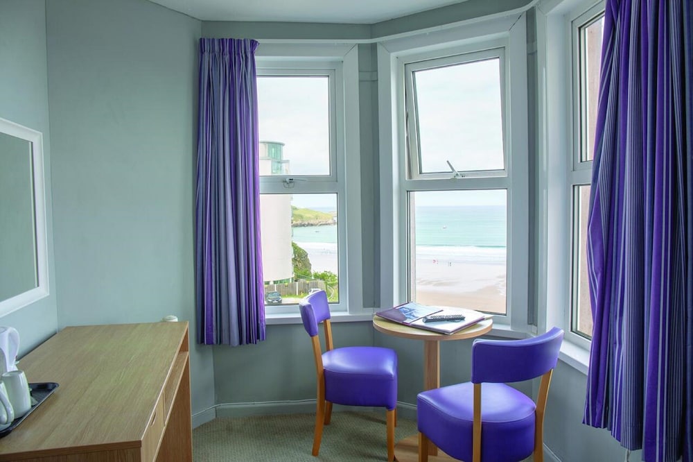 Twin Room (with Sea View) thumbnail 5