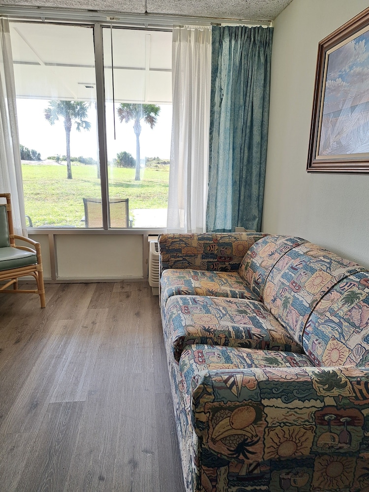 Suite, 1 King Bed, Non Smoking - Photo 6