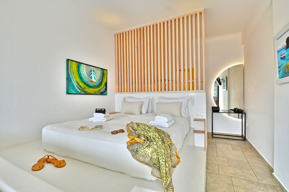 Deluxe Triple Room (Chora View) photo 1
