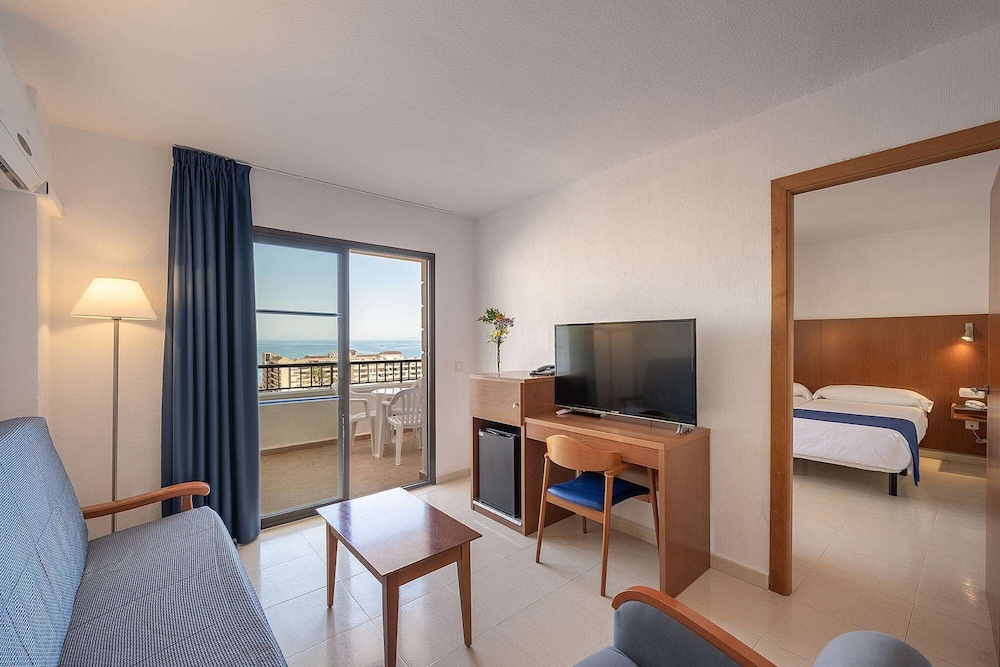 Family Room, Terrace, Sea View - Photo 5