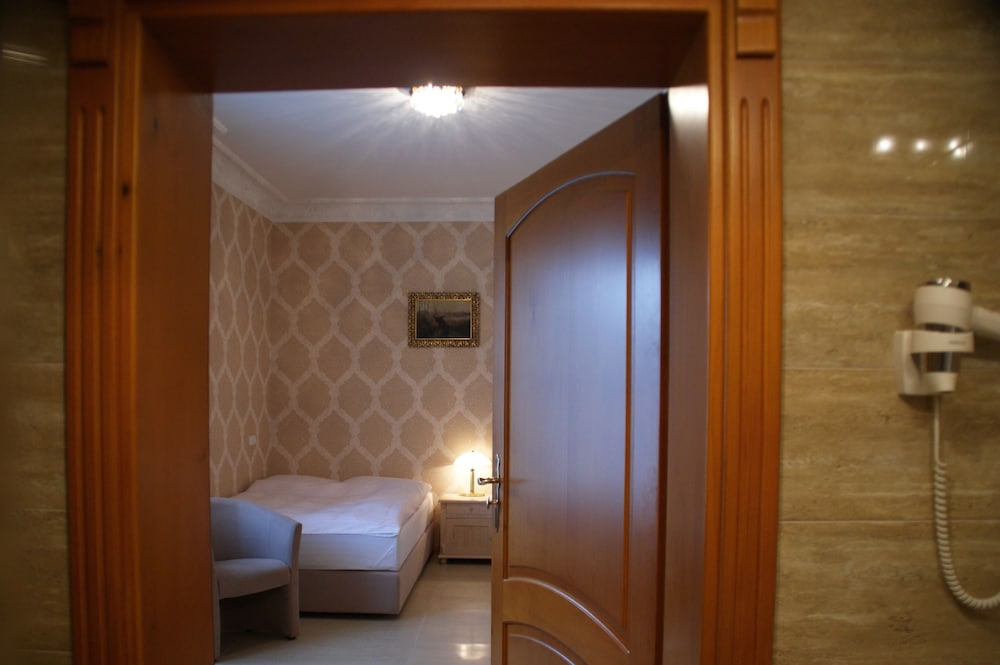 Family Apartment, Accessible, Ensuite photo 3