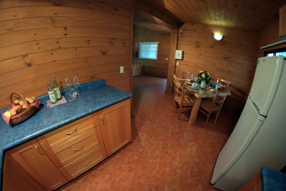 Family Cabin, Non Smoking (2 king beds) photo 1
