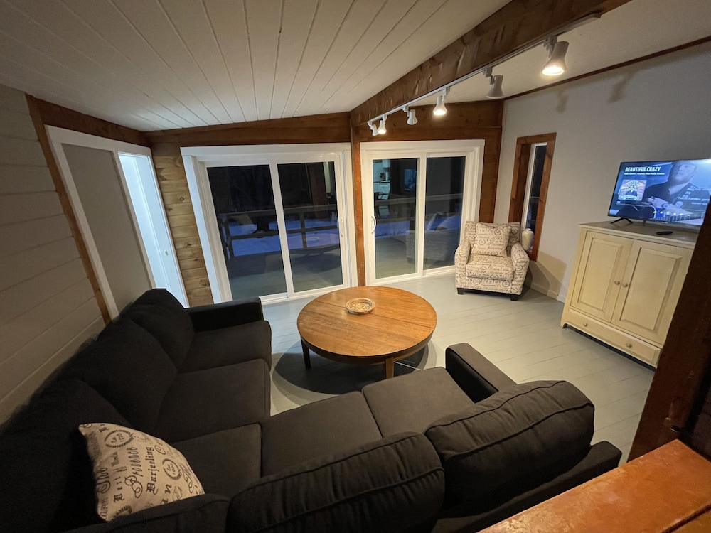 Signature House, 3 Bedrooms, 2 Bathrooms, River View photo 2