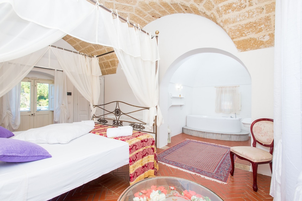 Romantic Suite, Courtyard View photo 1
