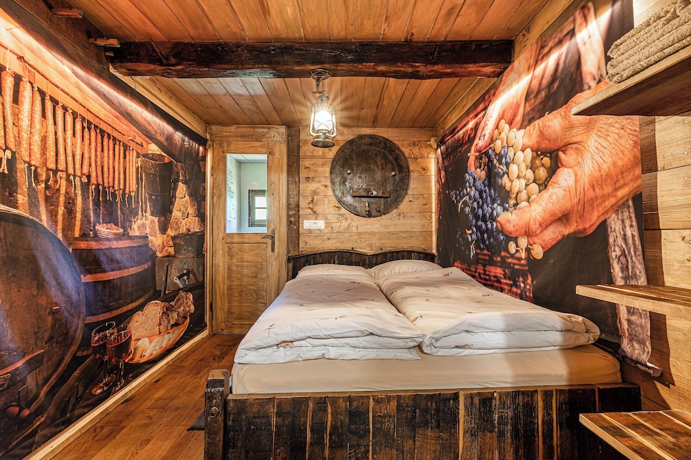 Family House, 1 Bedroom, Mountainside (Vineyard Cottage Paradiž)