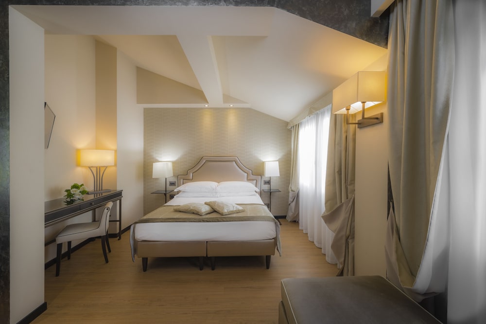 Triple Room (Charming - Internal View)
