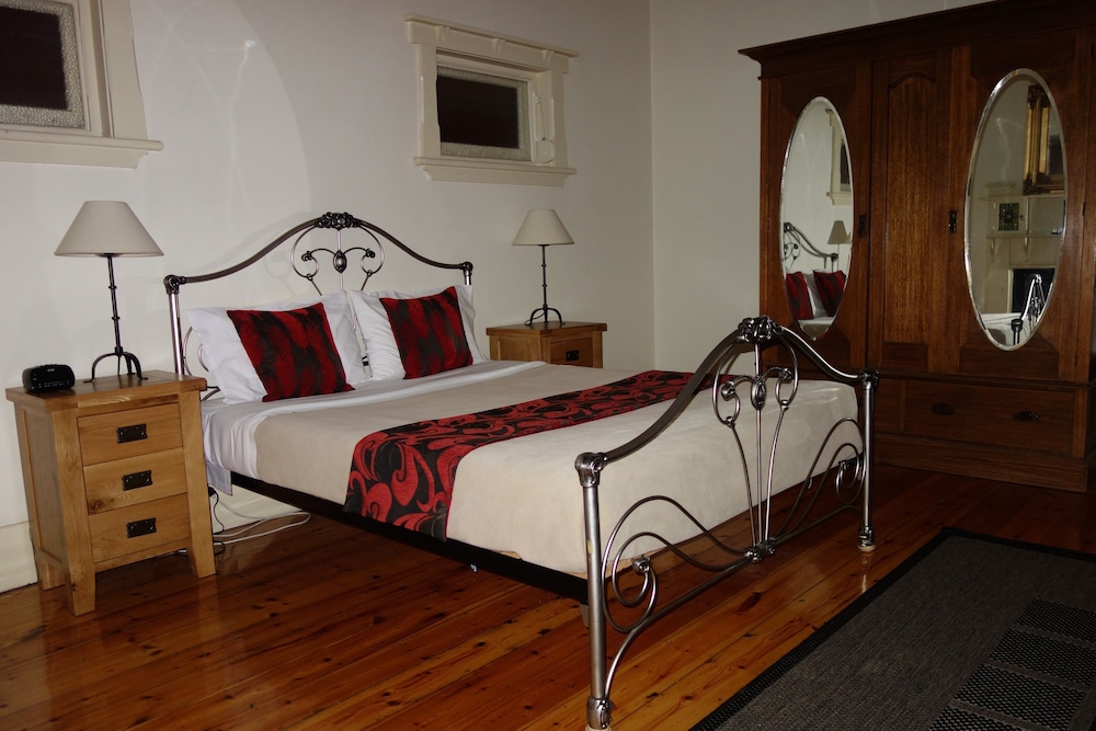 Four-Bedroom House photo 1