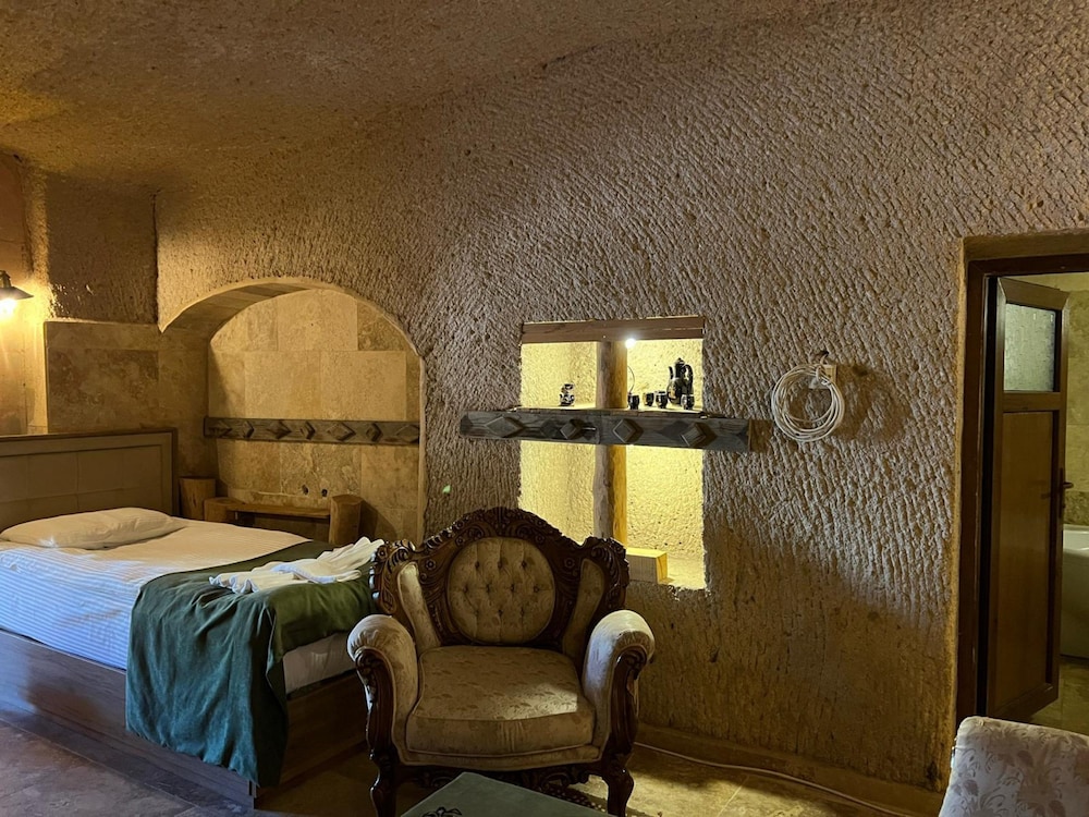 Deluxe Room, Multiple Beds, Mountain View photo 3