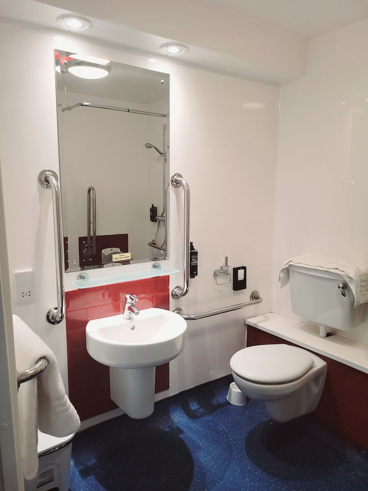 Standard Twin Room, Mobility Accessible, Non Smoking - Photo 3