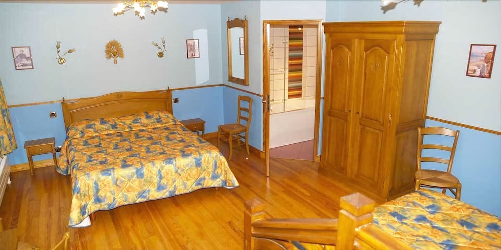 Quadruple Room, Courtyard View