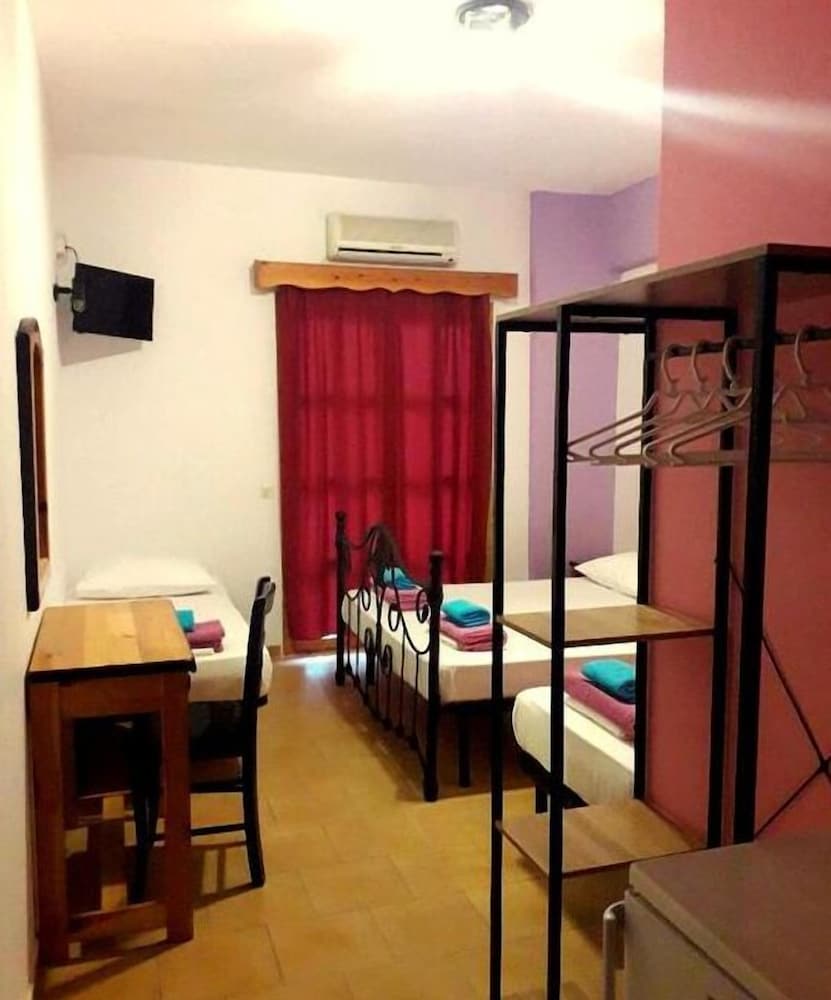 Basic Triple Room