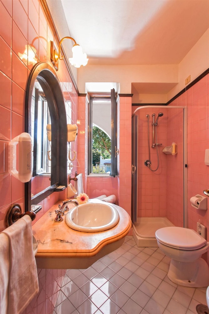 Standard Double Room - Photo 5