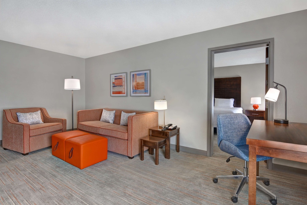 Suite, 1 King Bed, Non Smoking - Photo 5