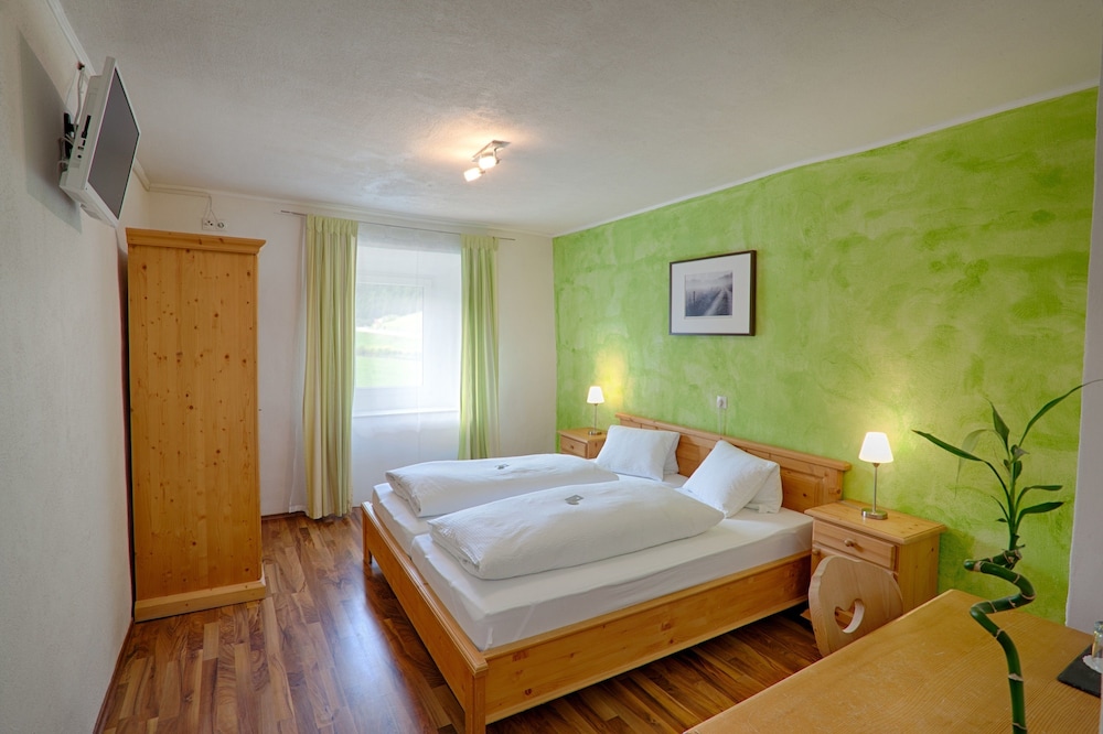 Economy Double Room, Mountain View photo 3
