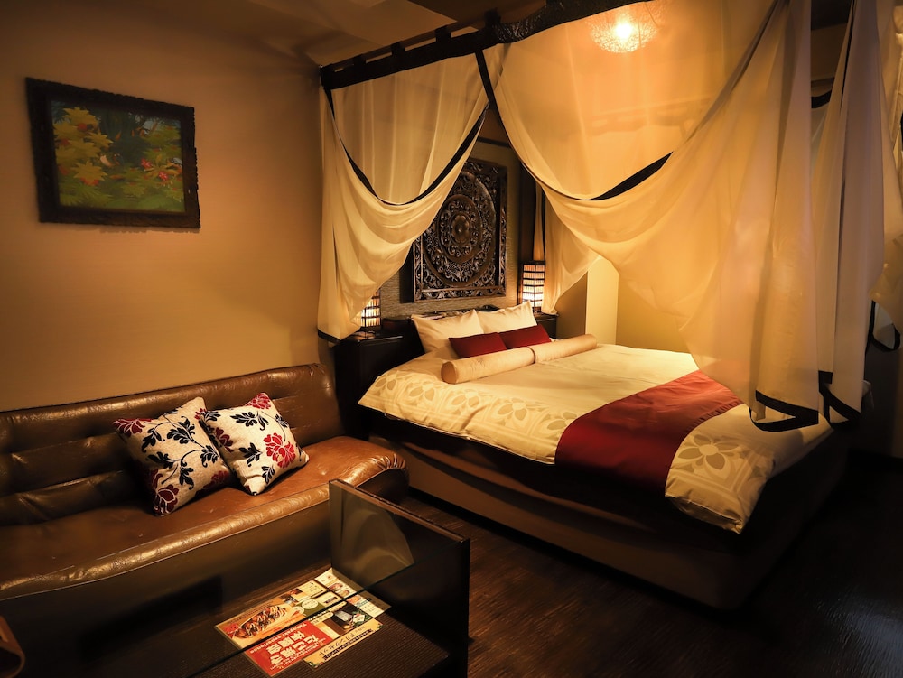 Superior Type/King Size Bed/27 sqm/with Free All-you-can-drink Alcohol (Smoking)