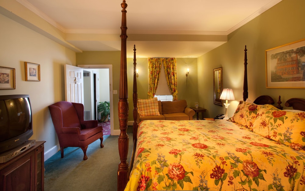 Room, 1 Queen Bed (103), Stairs Required