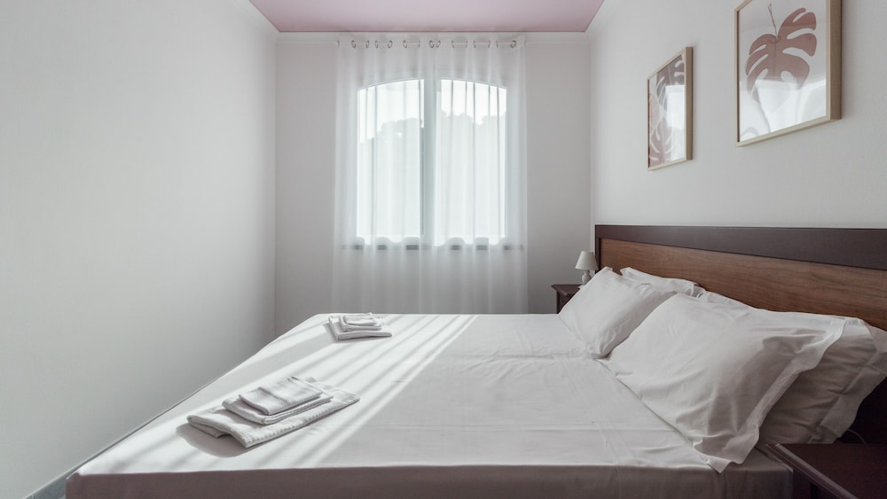 Apartment, 1 Bedroom, Partial Sea View
