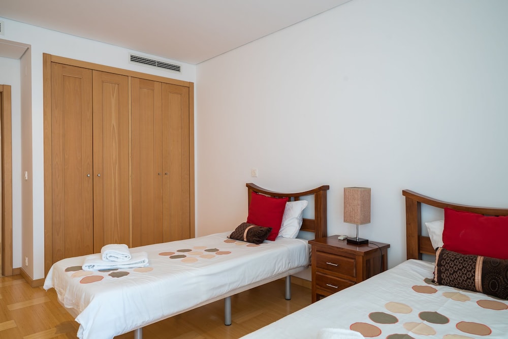 Apartment, 2 Bedrooms, Terrace photo 3