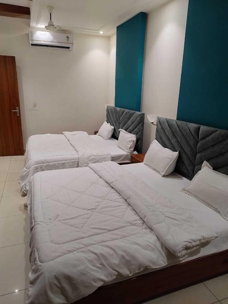 Standard Double Room - Photo 7