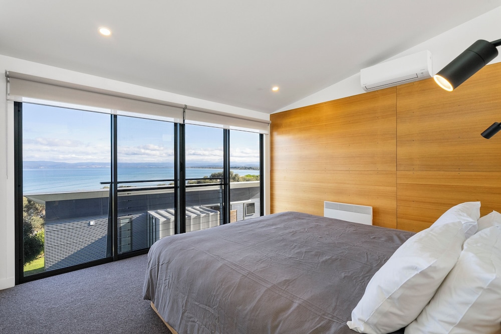 2 Bedroom Apartment Beachfront photo 2